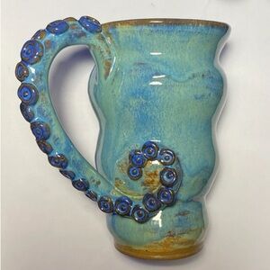 NWOB Set of 2 Teri Whitney octopus tentacle coffee mug